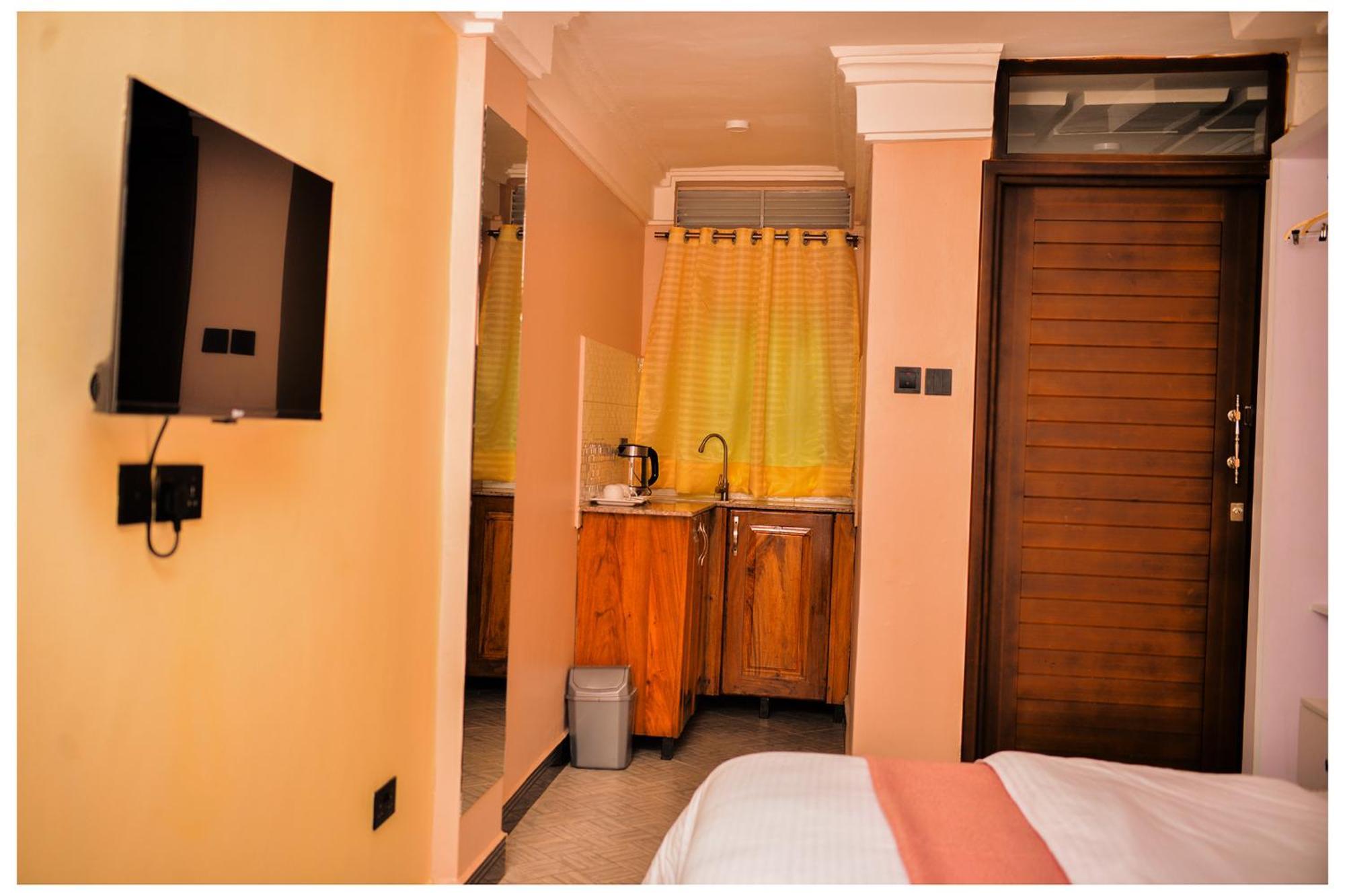 Ruby Haven Hotel Kampala Ngoại thất bức ảnh
